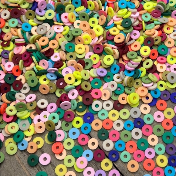 500+ Clay & Round Puka Shell Beads Mixed Jewelry Making Crafting DIY Bundle Lot - Picture 8 of 16